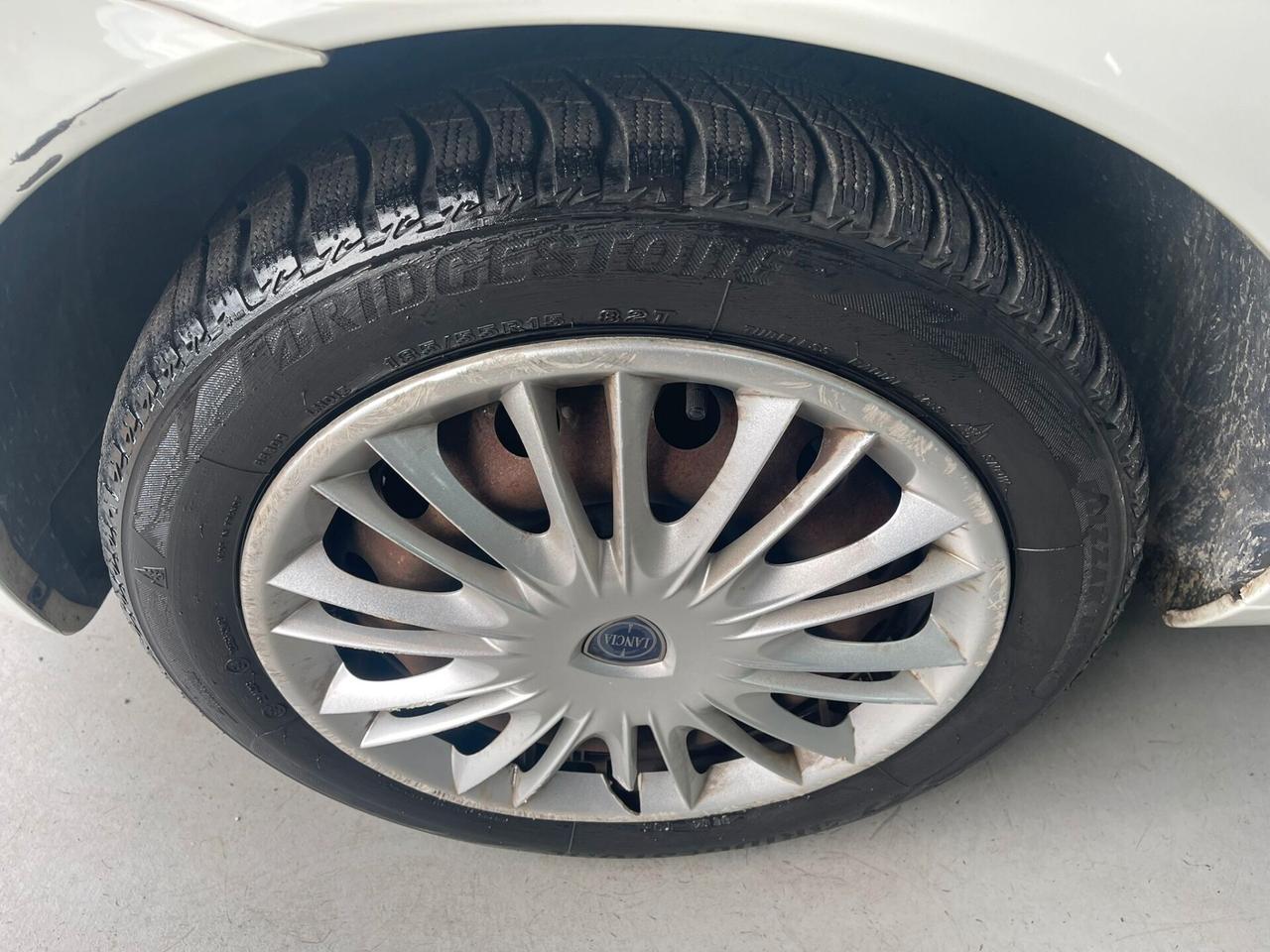 Lancia Ypsilon 1.2 69 CV 5 porte S&S Platinum