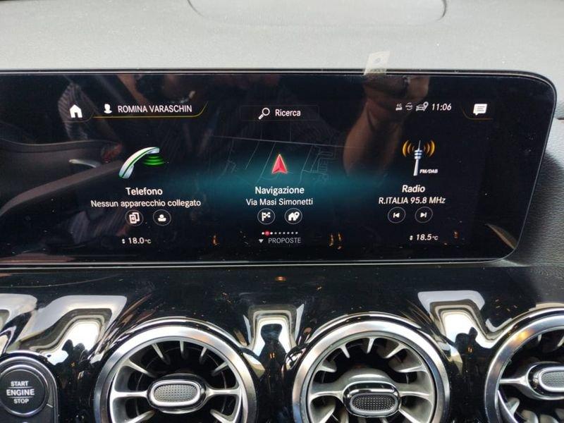 Mercedes-Benz GLA 180 D PREMIUM AUTO