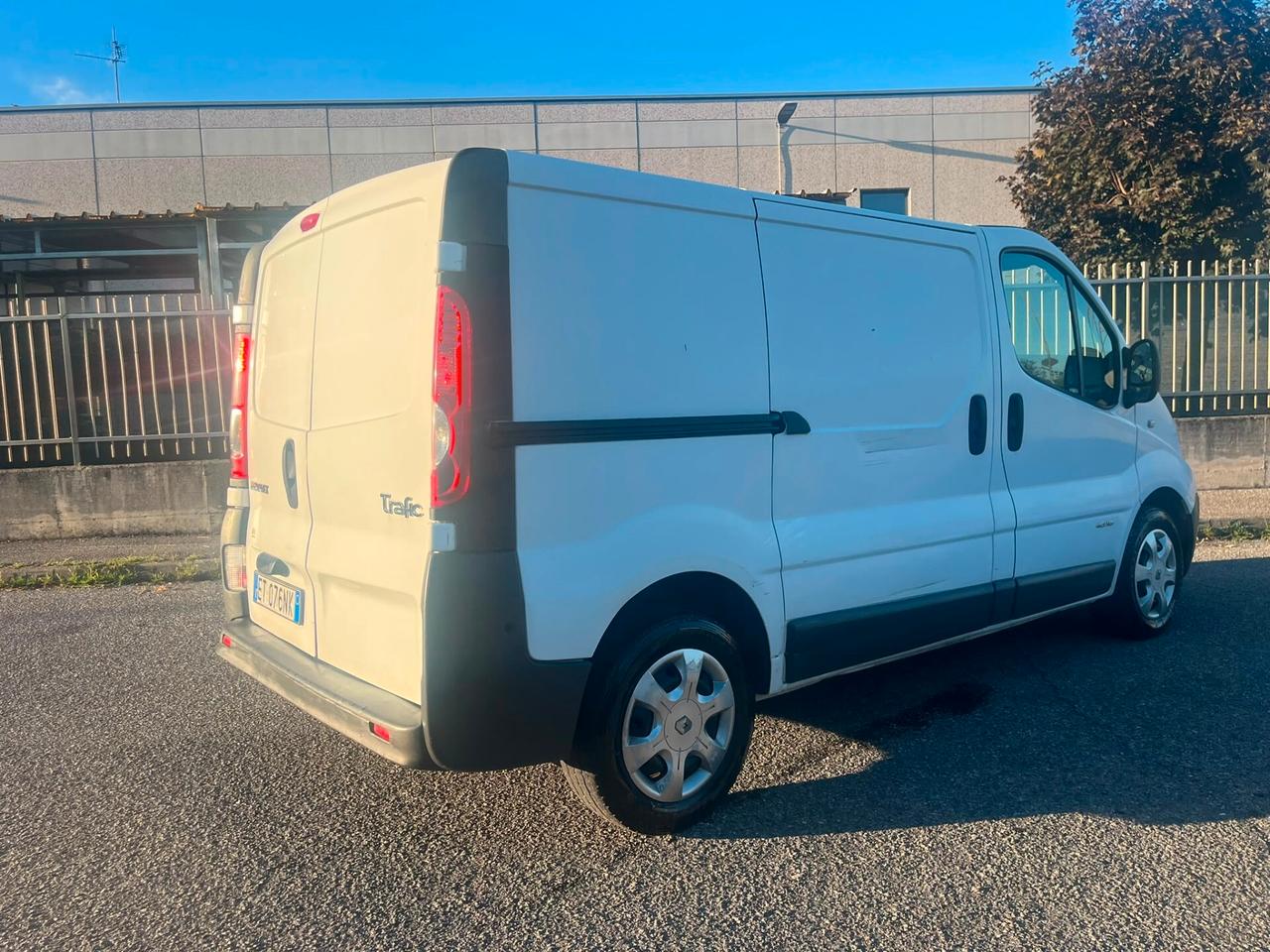 Renault trafic 2.0 dci
