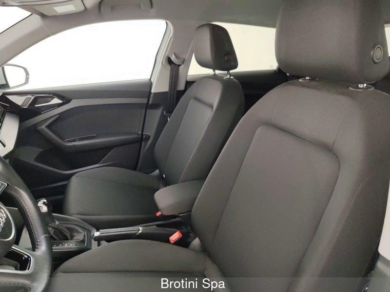 Audi A1 A1 citycarver 30 TFSI S tronic