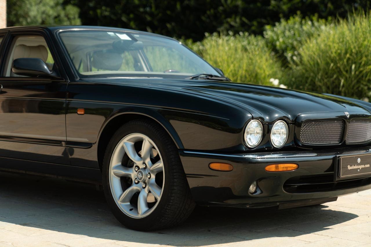 JAGUAR XJR - JAG00067