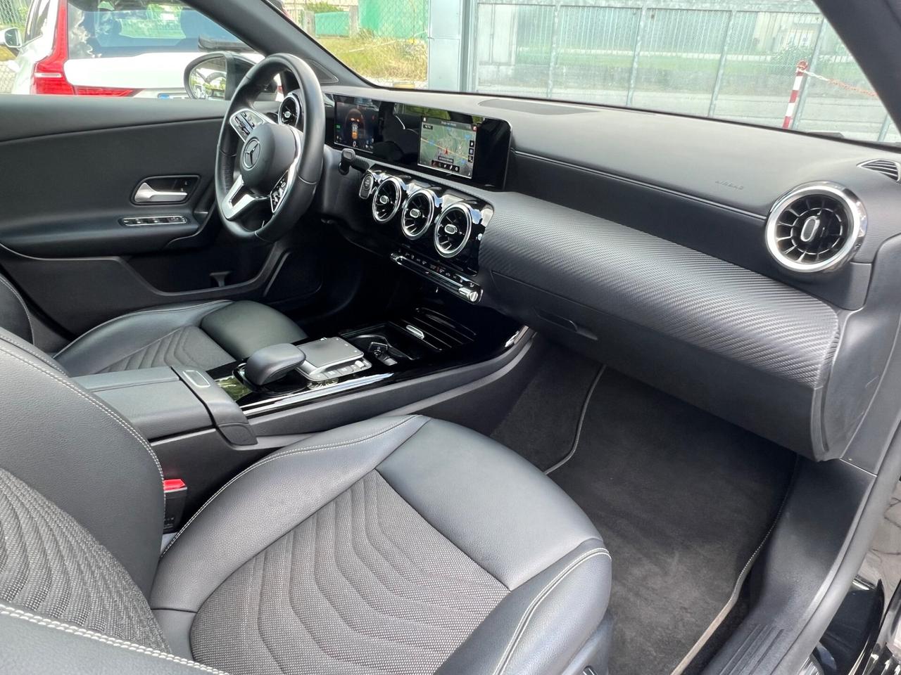 Mercedes-Benz A 250 e hybrid EQ Business