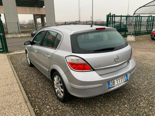 OPEL Astra 1.6 16V Twinport 5 porte Club