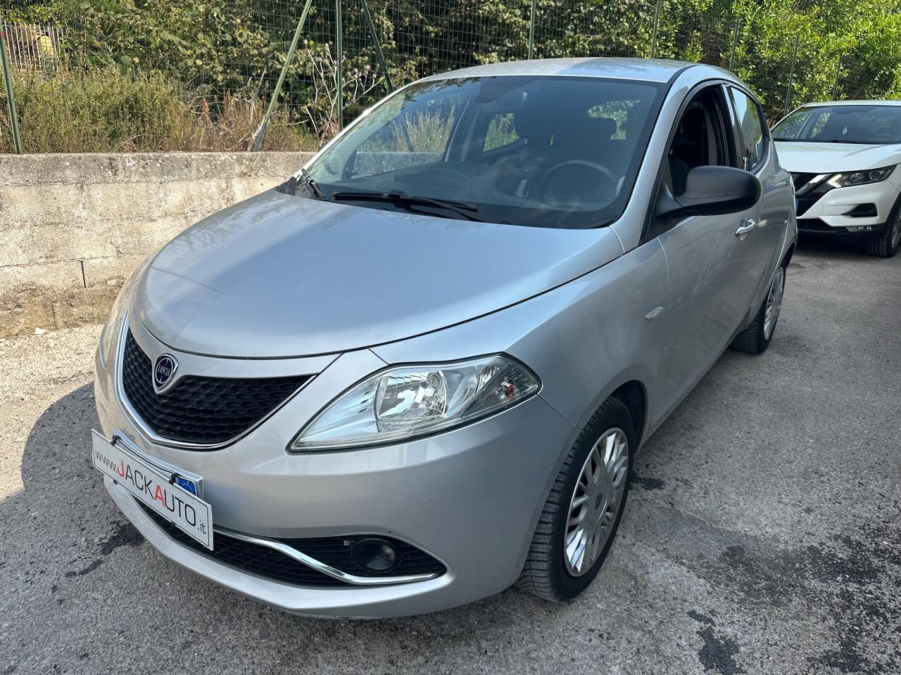 Lancia Ypsilon 1.3 MJT 16V 95 CV 5 porte S&S Silver
