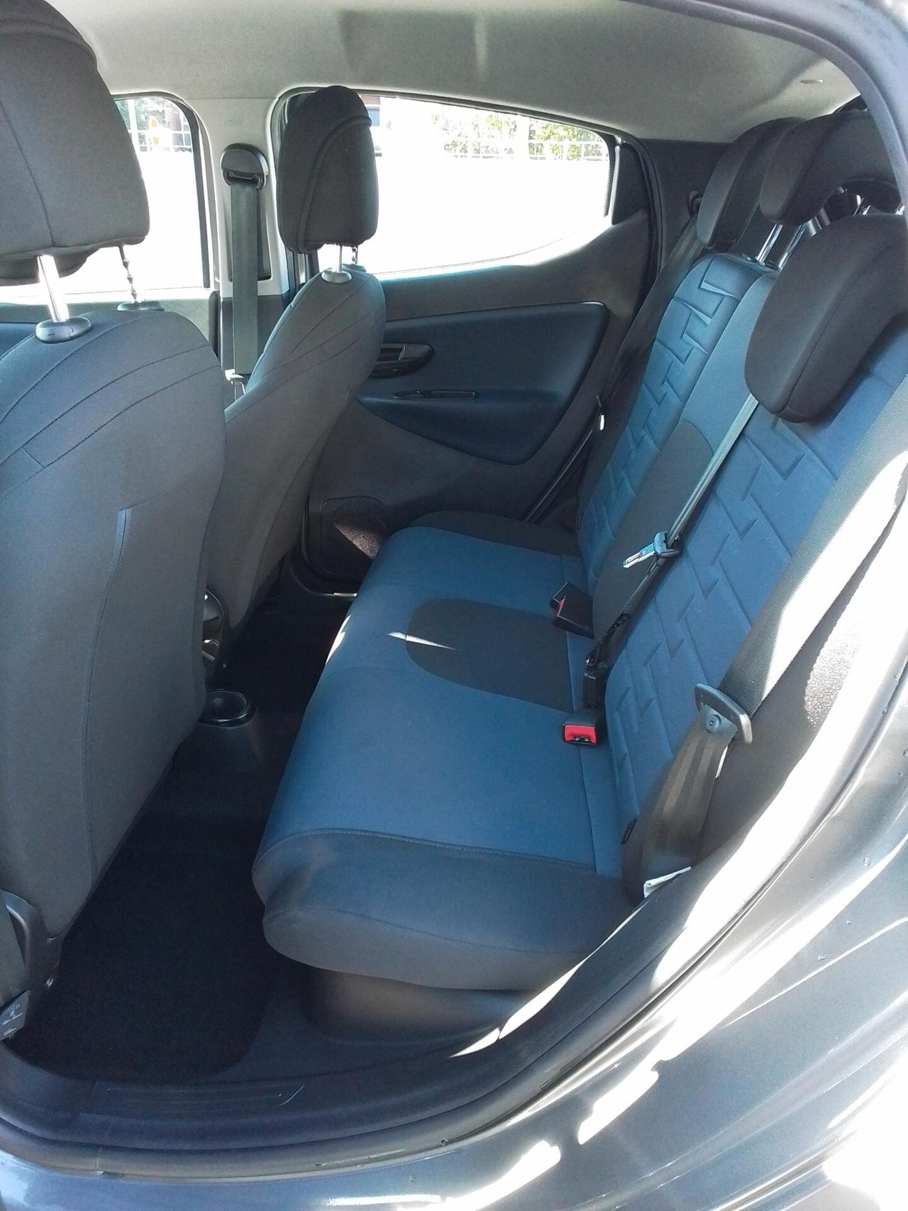 Lancia Ypsilon 1.0 FireFly 5 porte S&S Hybrid Platino