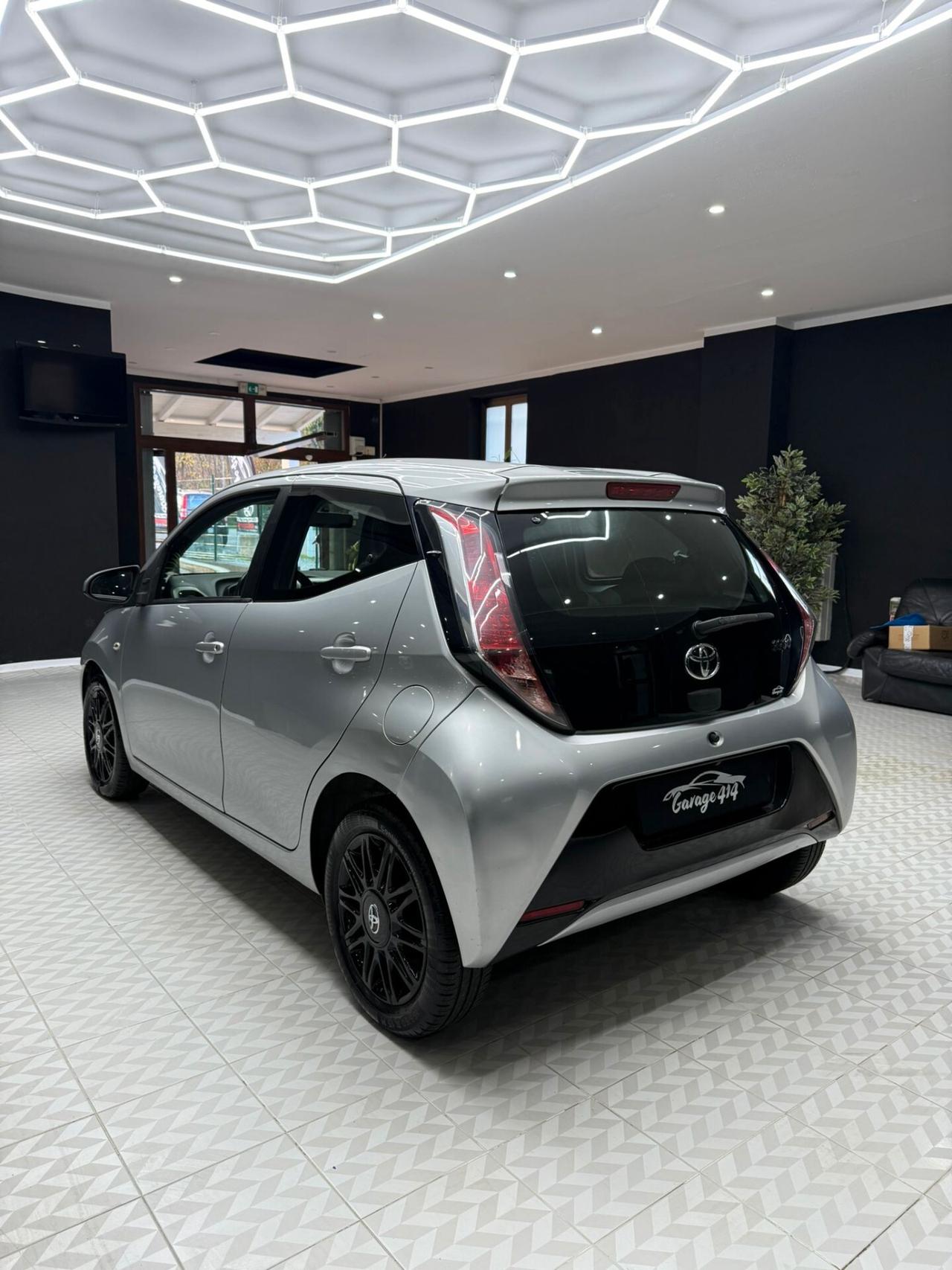 Toyota Aygo 1.0 VVT-i 69 CV 5 porte x-clusiv