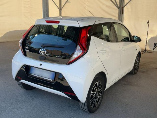 TOYOTA Aygo Connect 1.0 VVT-i 72 CV 5 porte x-play
