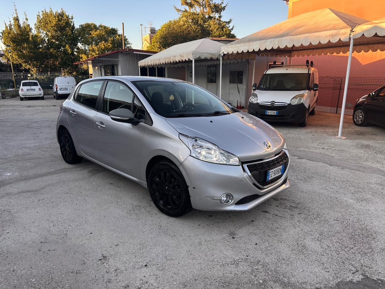 Peugeot 208 PureTech 82 5 porte Allure