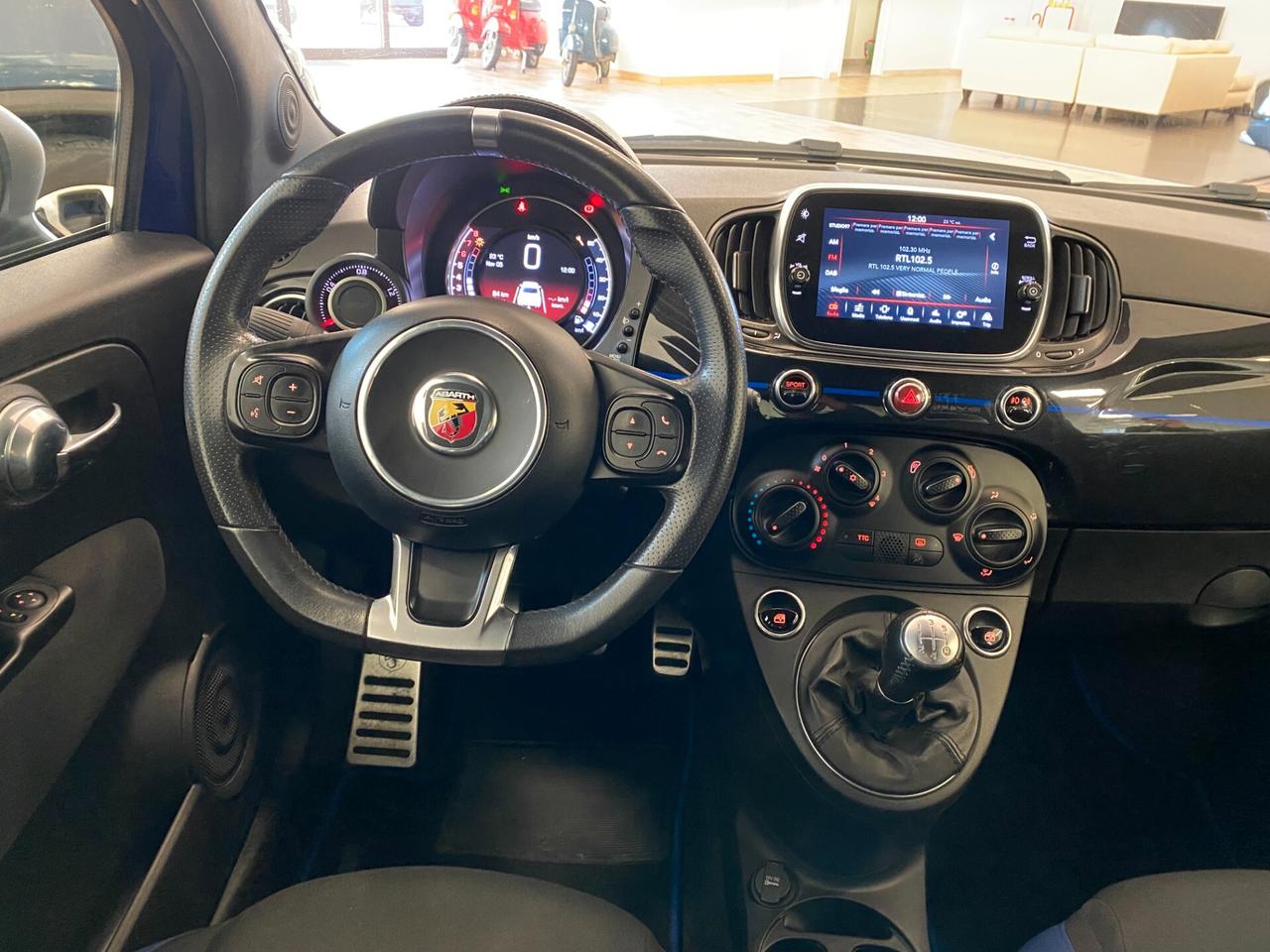 Abarth 595 1.4 Turbo T-Jet 165 CV Monster Energy Yamaha