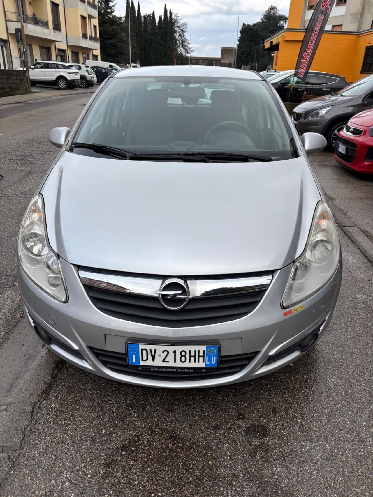 Opel Corsa 1.4 16V 5 porte Cosmo