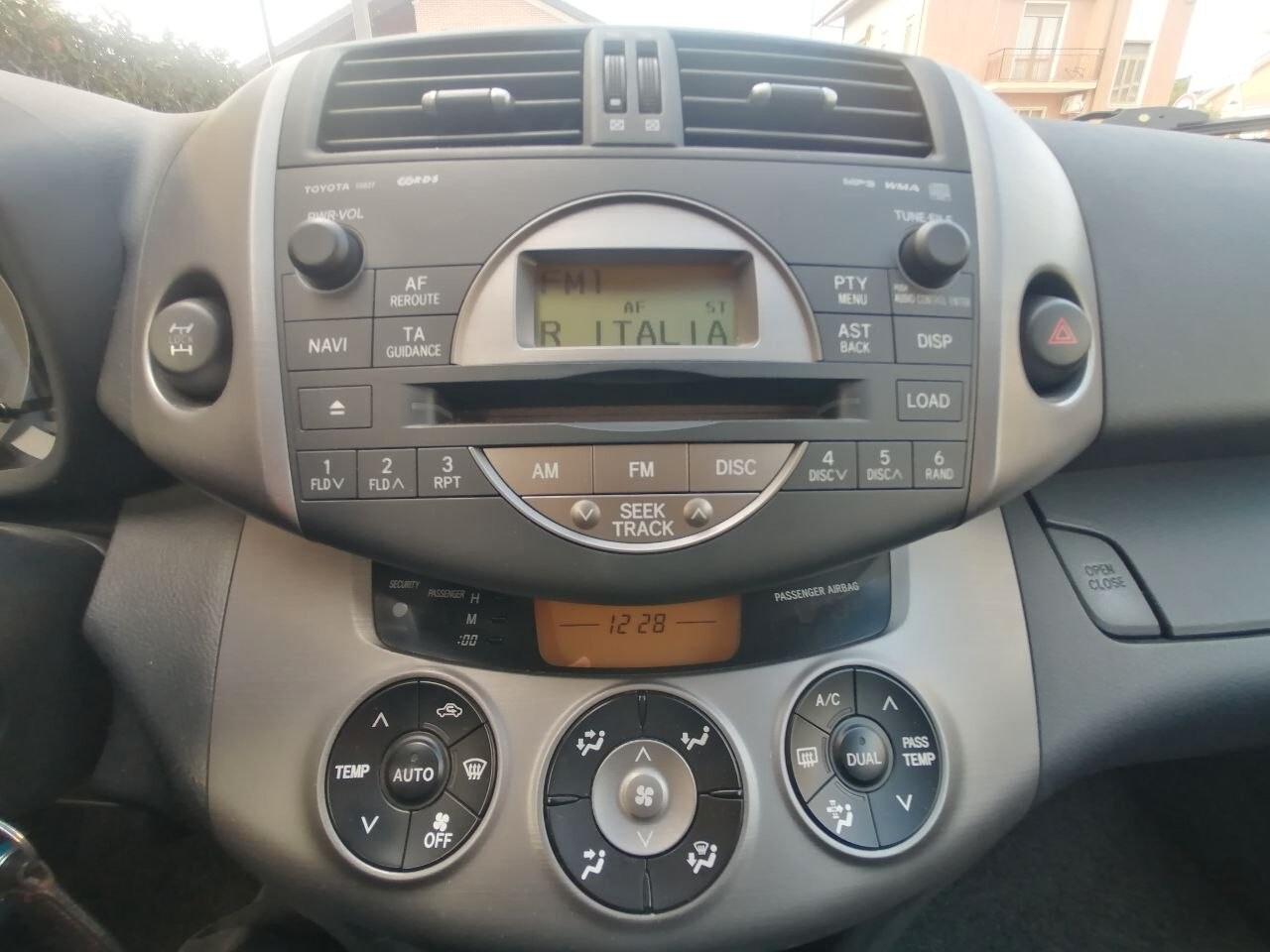 Toyota RAV 4 RAV4 2.2 D-4D 177 CV Luxury