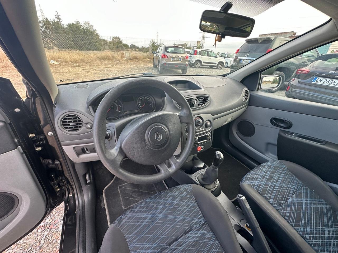 Renault Clio 1.5 Diesel- NEOPATENTATI