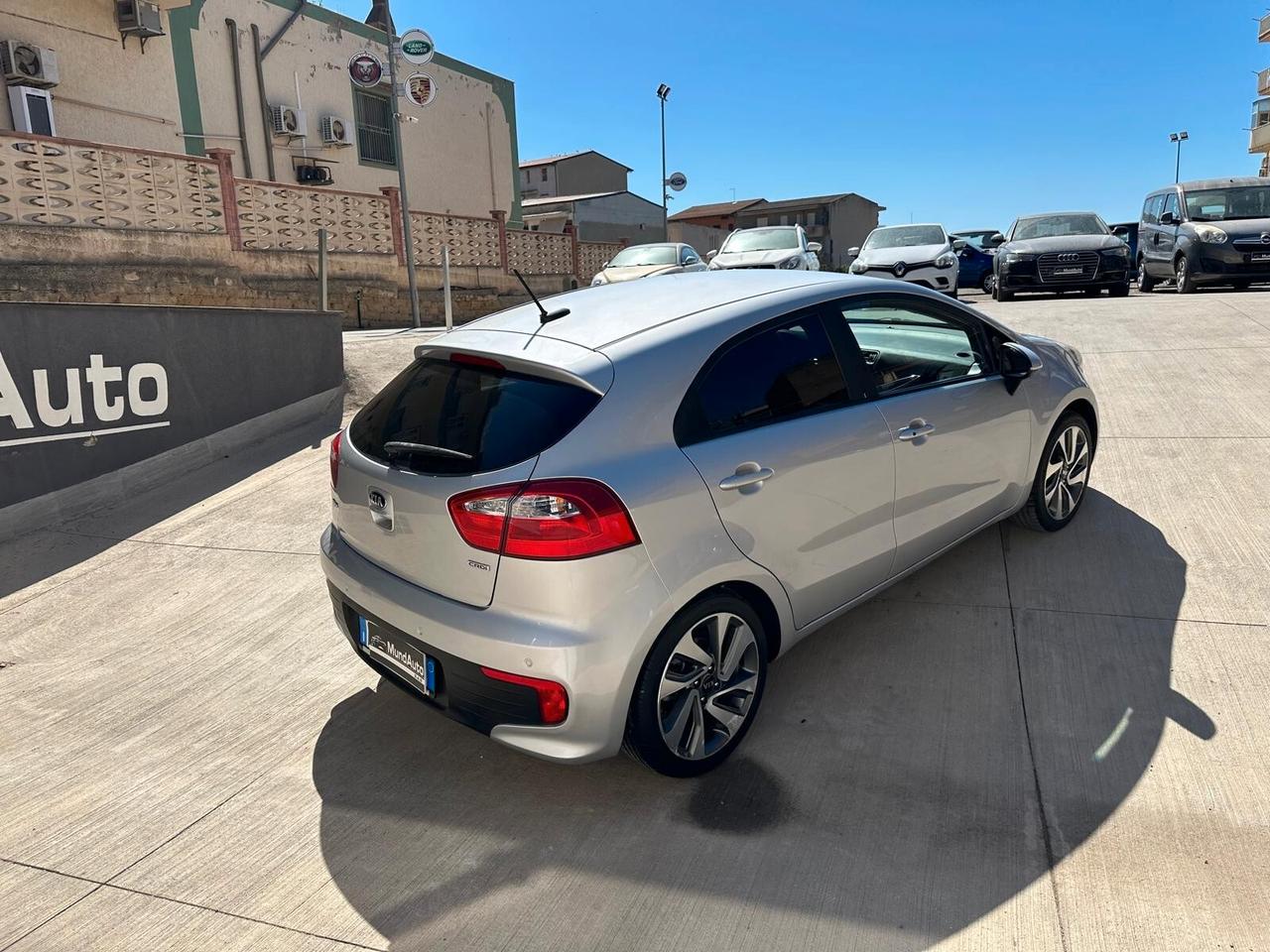 Kia Rio 1.1 CRDi 5p. Cool Adatta a Neopatentati