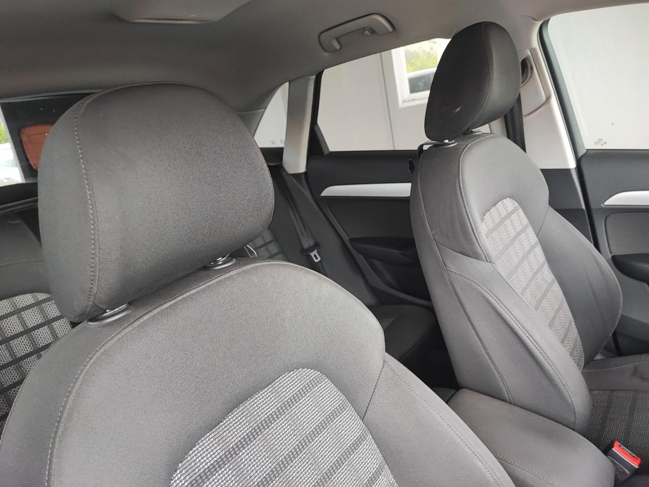 Audi Q3 2.0 TDI 120 CV Design
