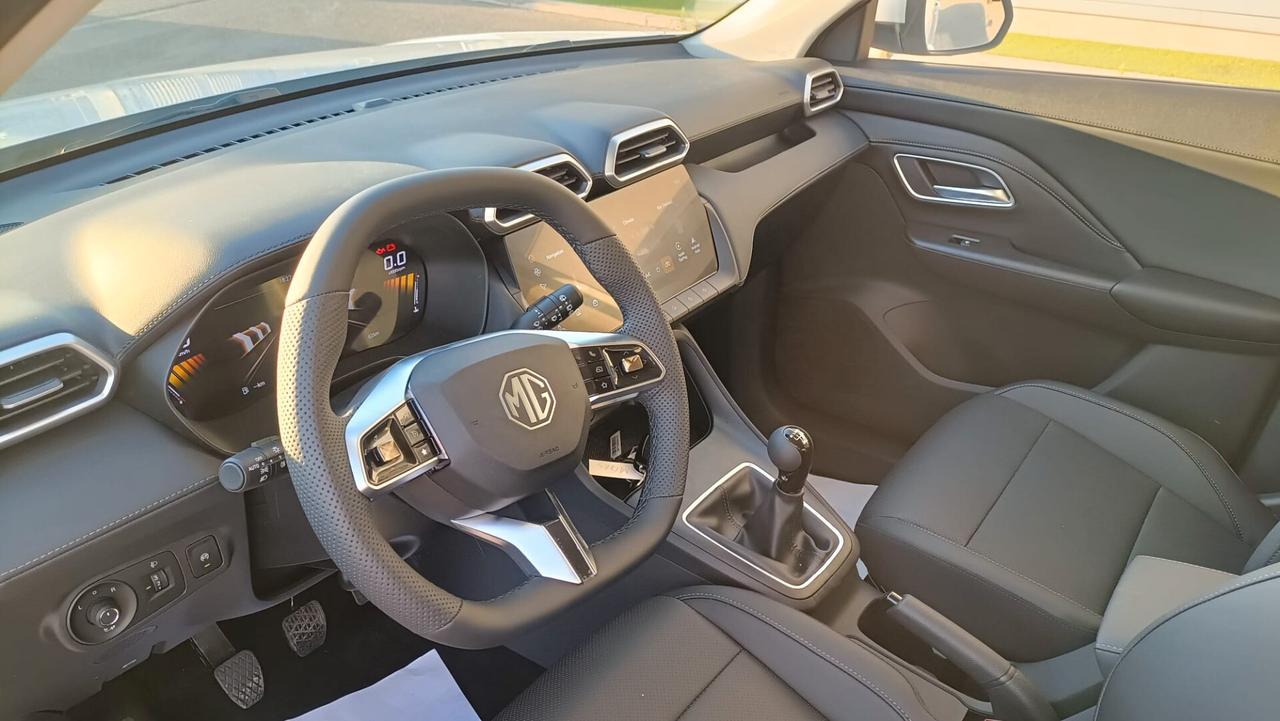 NUOVA Mg ZS 1.5 MT Standard 2025