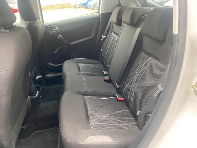 Peugeot 208 1.4 HDi 68 CV 5 porte Access