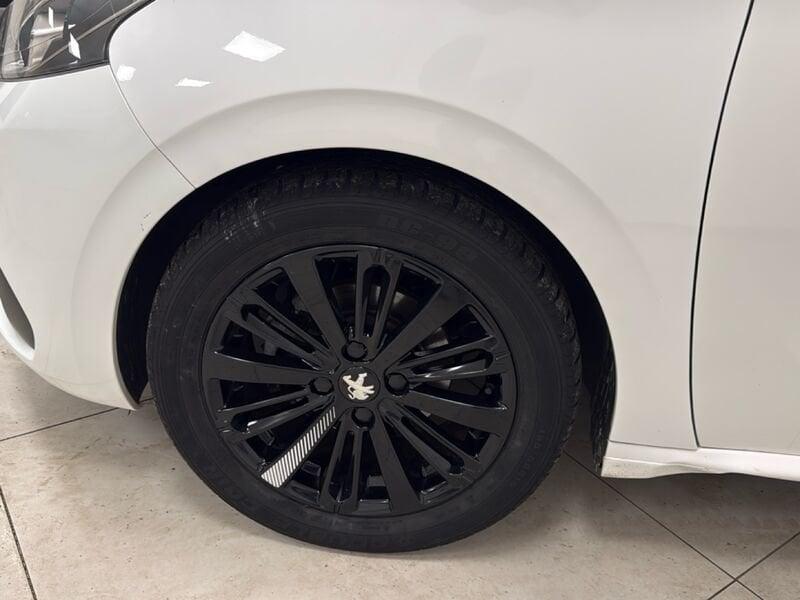 Peugeot 208 BlueHDi 75 5 porte Black Line