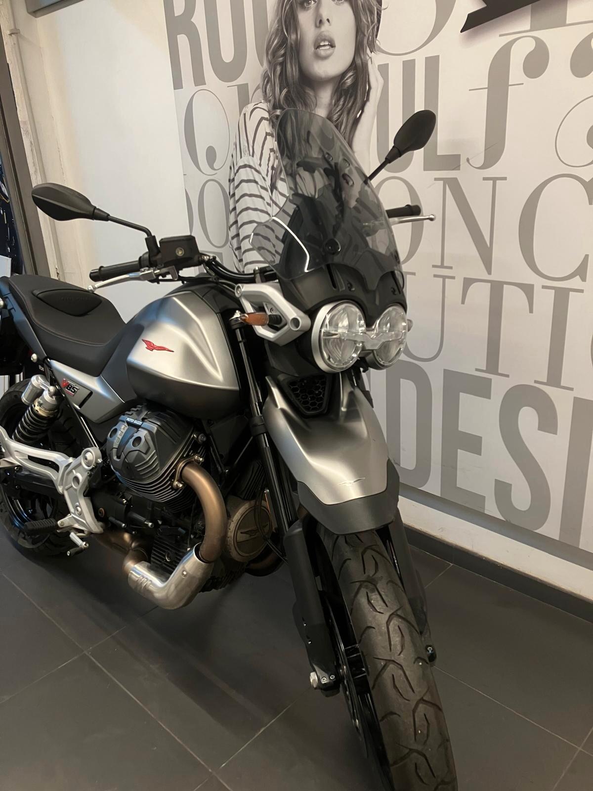 Moto Guzzi V 85 STRADA