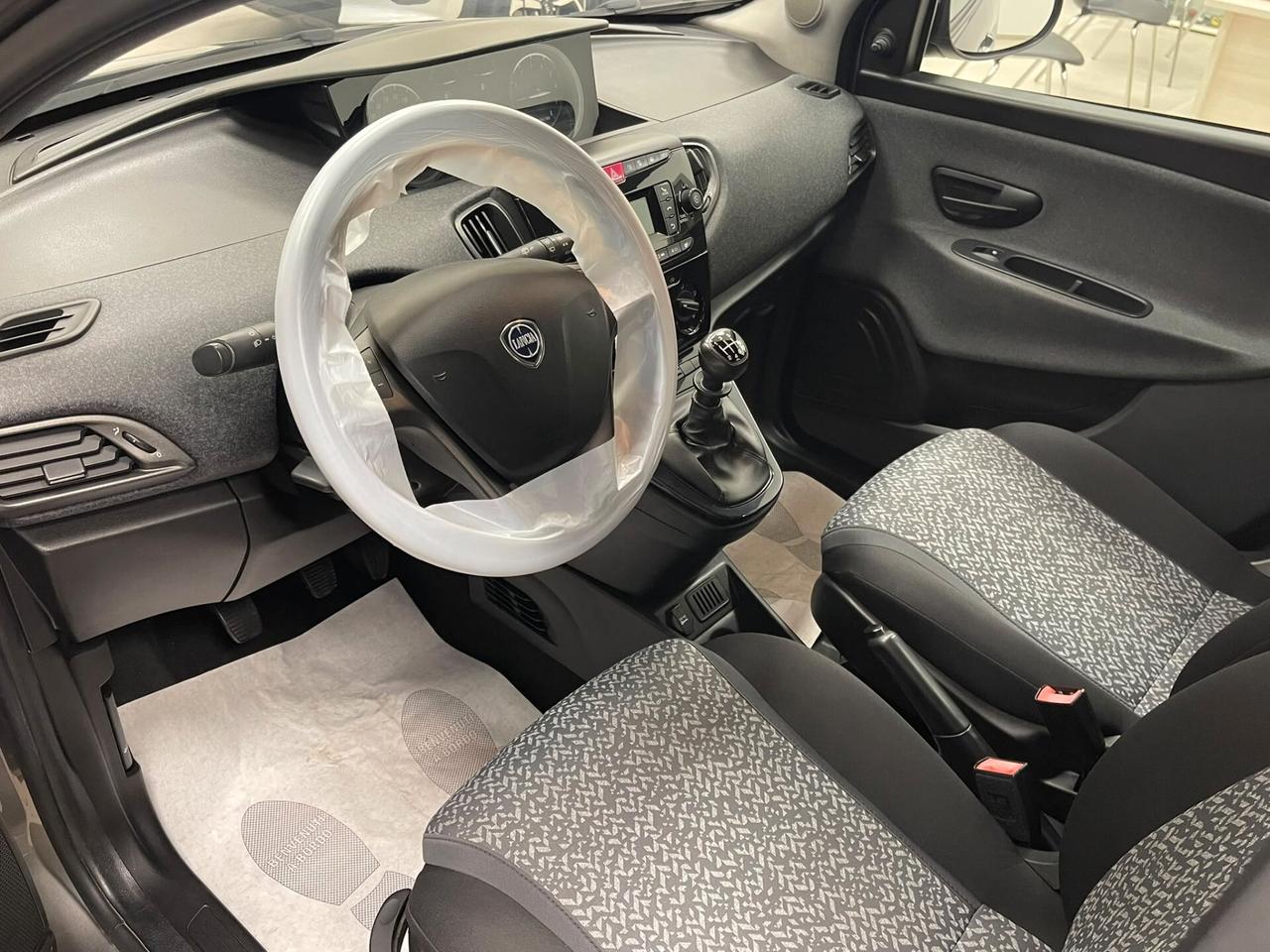 LANCIA YPSILON 1.0 HYBRID 70CV SILVER