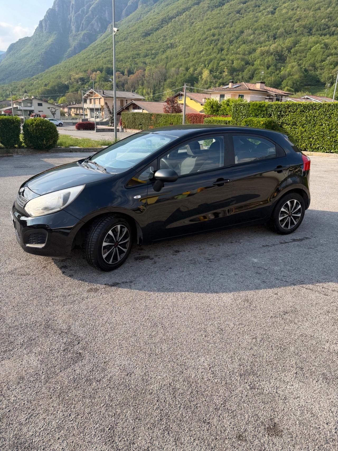 Kia Rio 1.1 CRDi WGT 5p. EX
