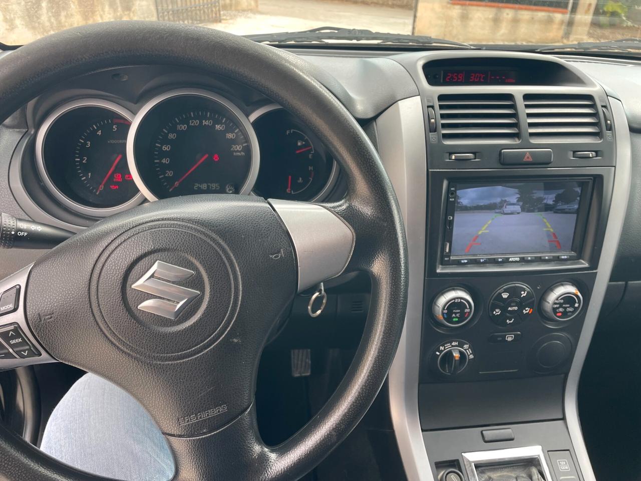 Suzuki Grand Vitara 1.9 DDiS 3 porte
