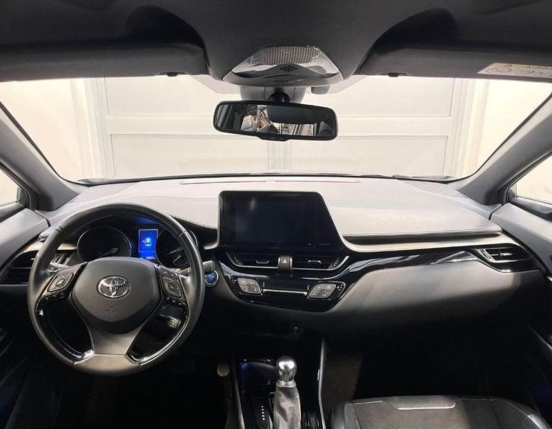 Toyota C-HR 1.8 Hybrid E-CVT Dynamic