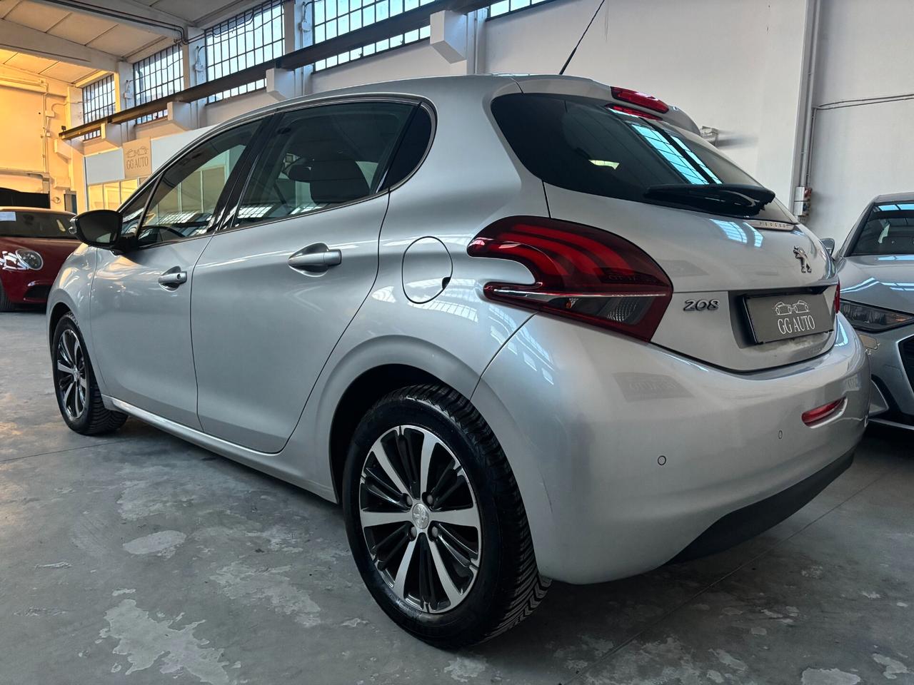 Peugeot 208 PureTech 82 5p. GPL Allure