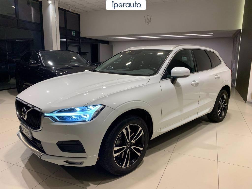 VOLVO XC60 2.0 b4 Momentum Pro awd auto del 2020