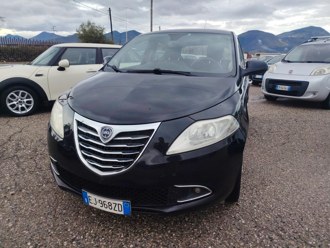 Lancia Ypsilon 1.2 69 CV Unyca
