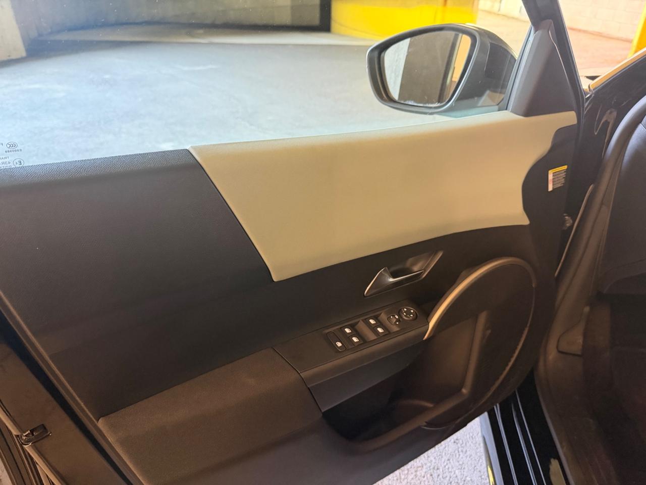 Lancia Ypsilon Hybrid e-DCT