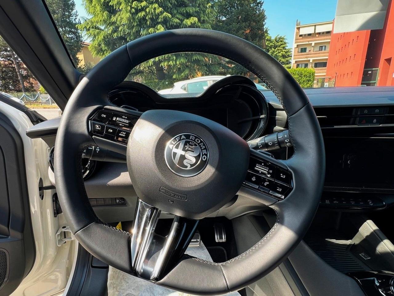 Alfa Romeo Junior 1.2 Hybrid eDCT6 Speciale