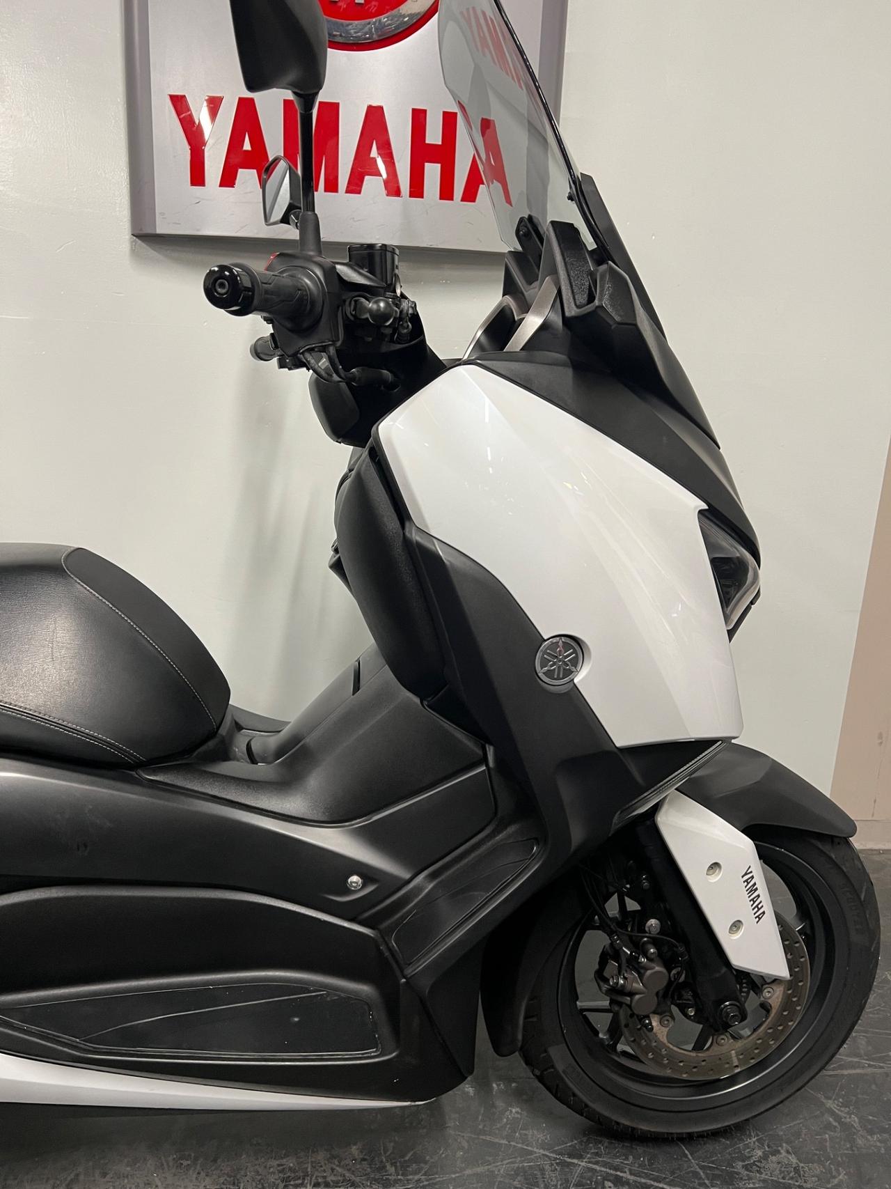 Yamaha X-Max 300
