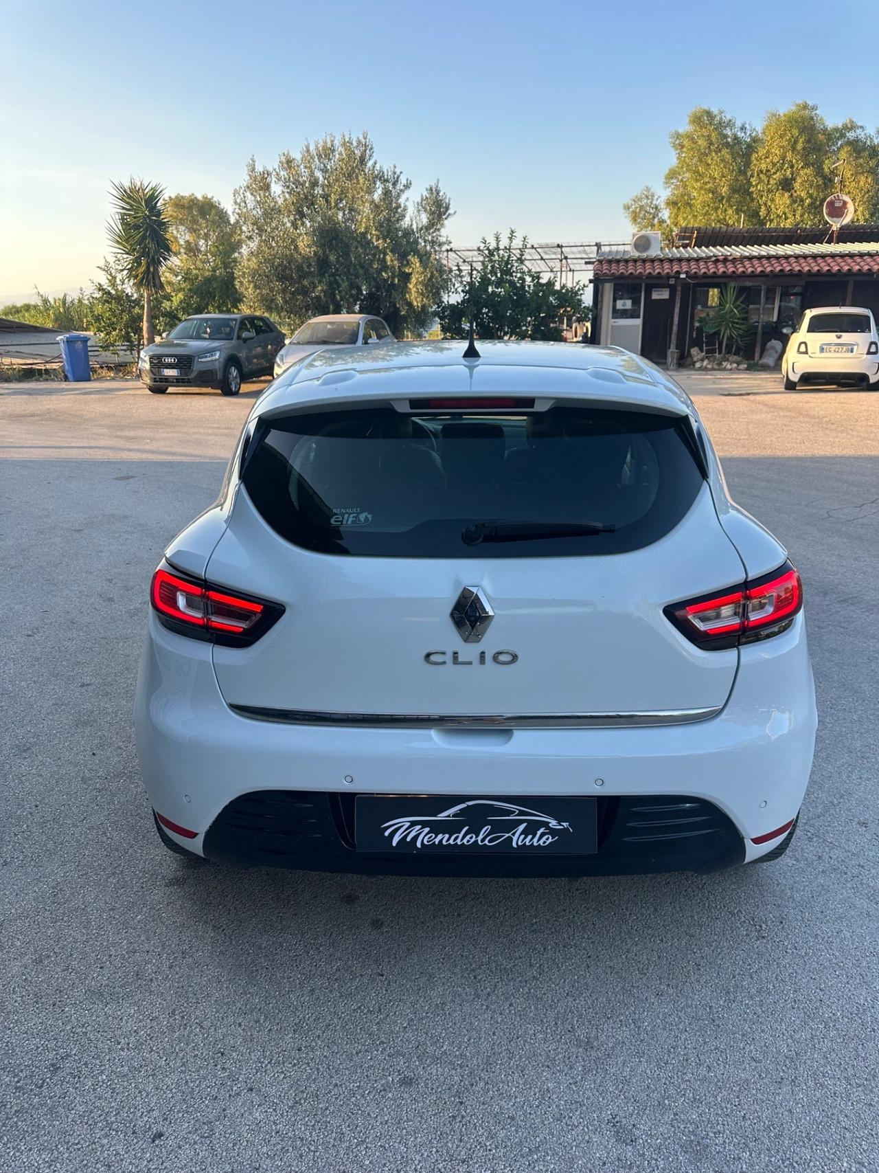 Renault Clio dCi 8V 75 CV 5 porte Moschino Life