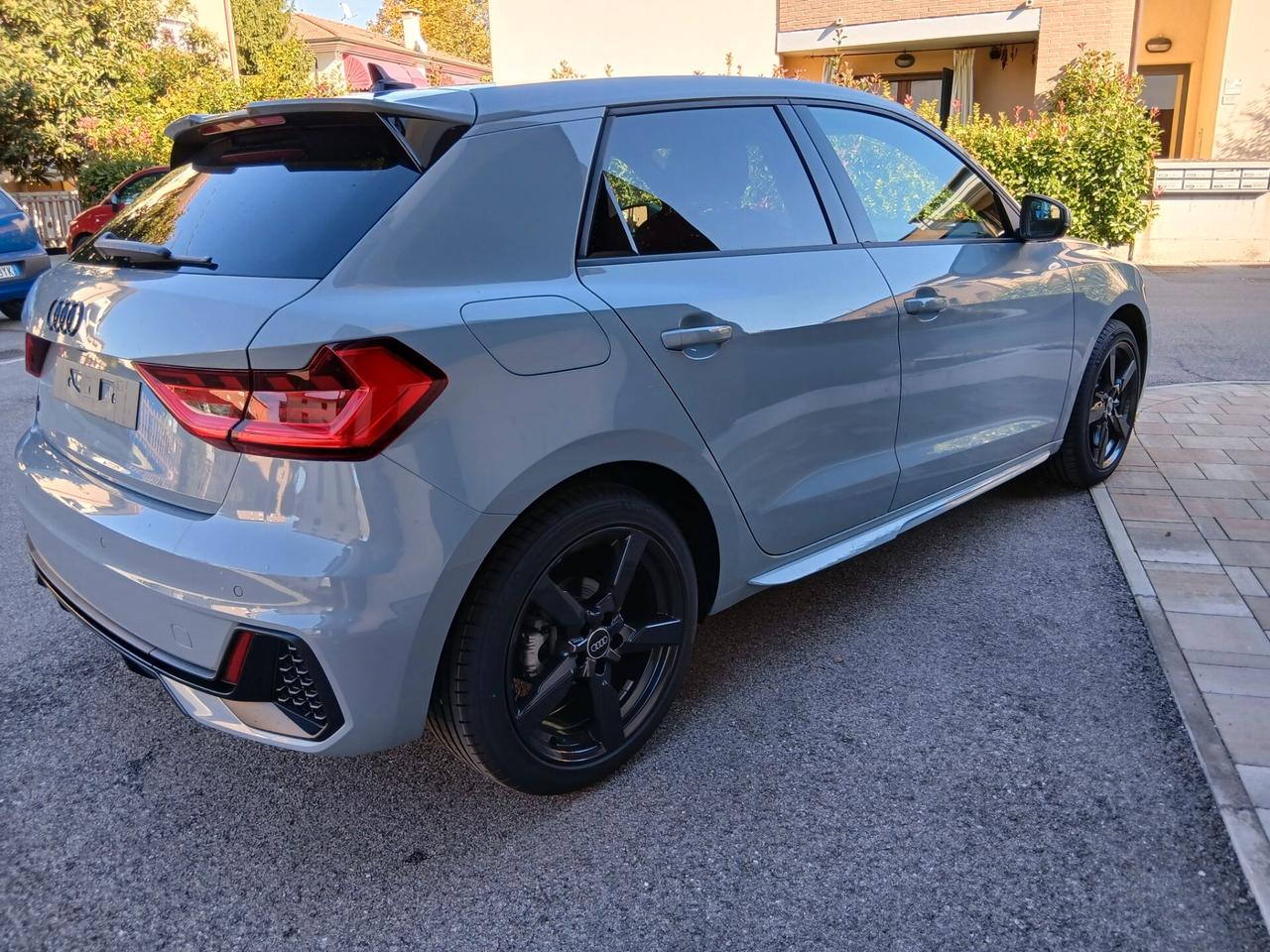 Audi A1 SPB 30 TFSI S line edition tua a € 212 mese