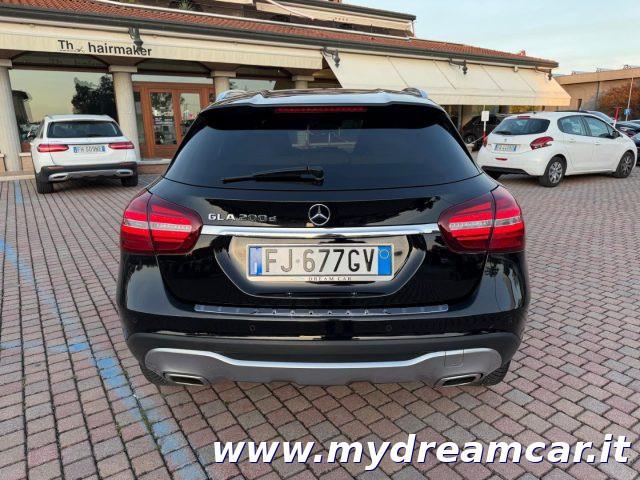 MERCEDES-BENZ GLA 200 d Automatic Sport