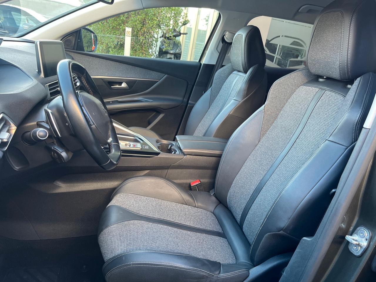 Peugeot 3008 1.5 bluehdi 130cv Allure eat8 NAVI/CAMERA PERF.