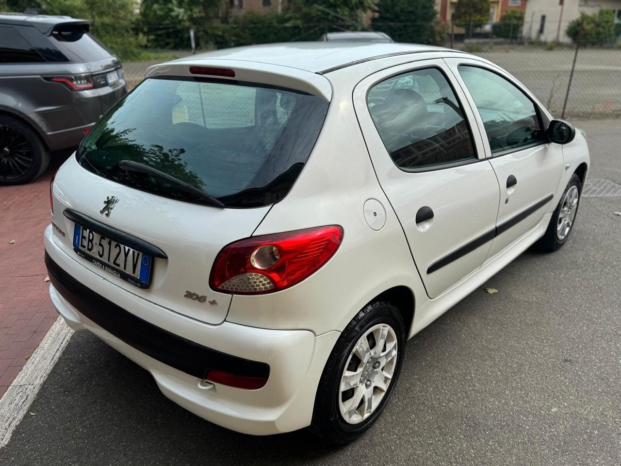 Peugeot 206 2010 1.1 60CV Benz 5p. 159.000 KM