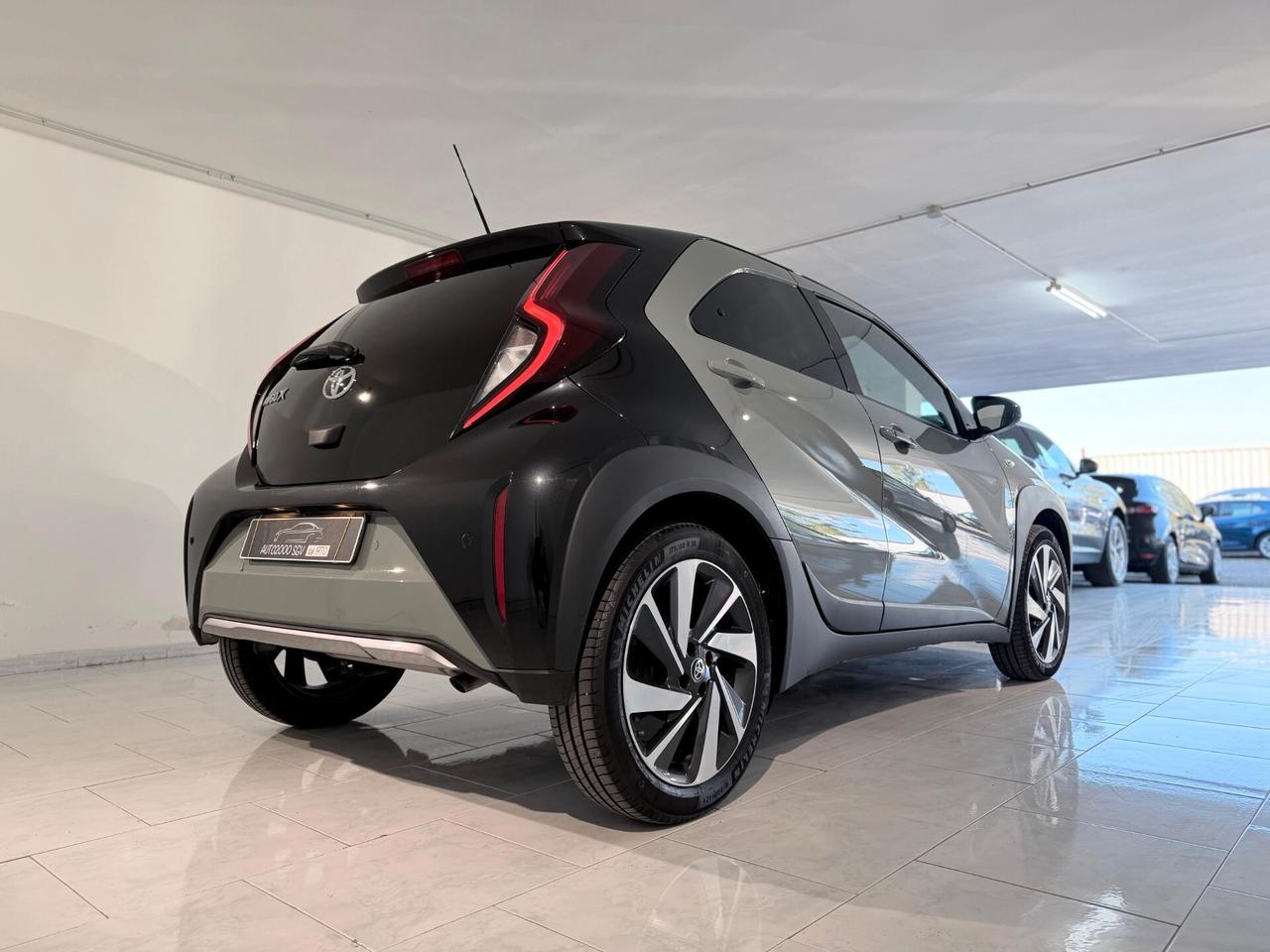 TOYOTA AYGO X LOUNGE NEOPATENTATI