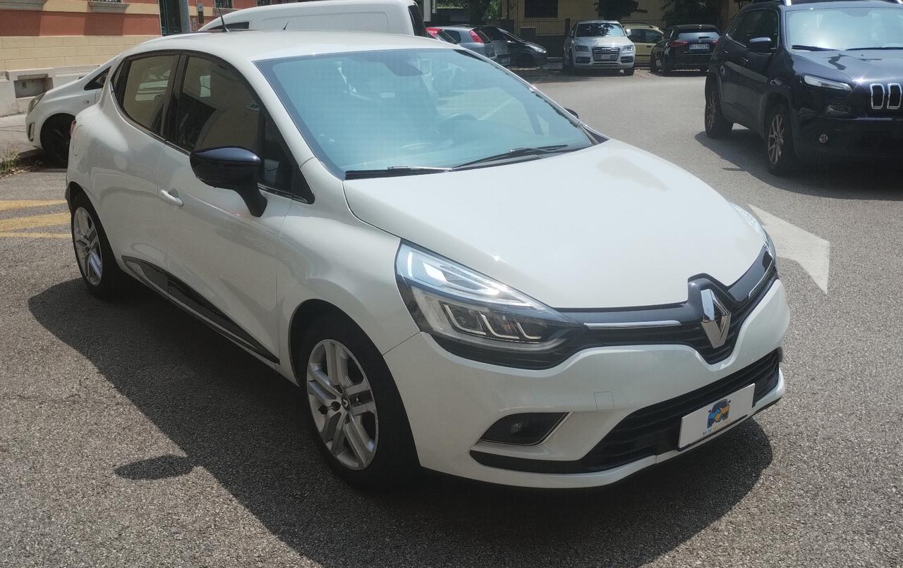 Renault Clio dCi 8V 75 CV 5 porte Moschino Zen NEOPATENTATI