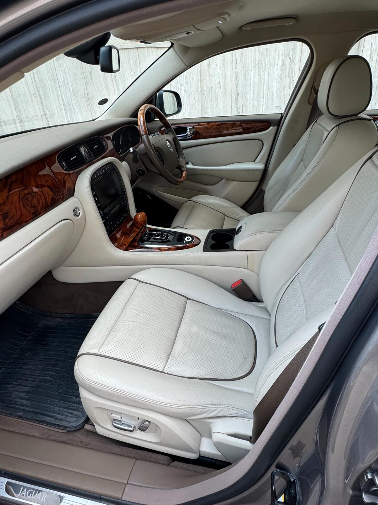 JAGUAR XJ 2.7 D V6 SOVEREIGN FULL OPTIONAL