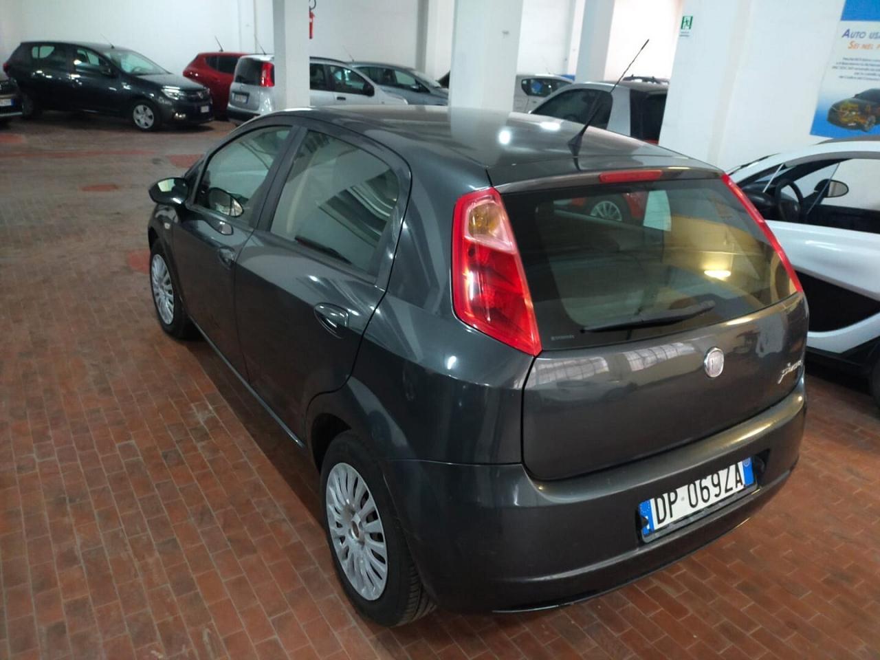 FIAT G.Punto 1.4 8v 77cv Active 5p OK NEOP.