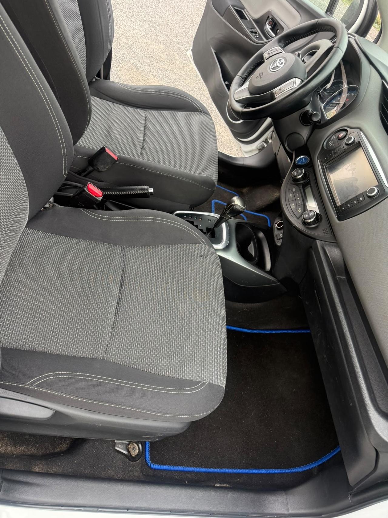 Toyota Yaris 1.5 Hybrid 5 porte Cool