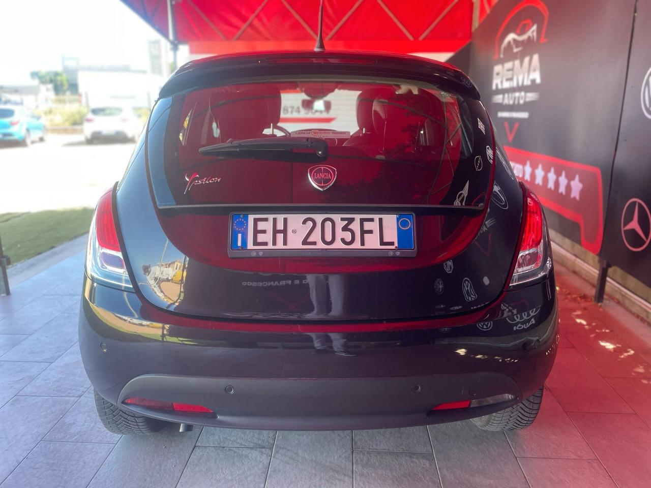 Lancia Ypsilon 1.2 69 CV 5 porte S&S Gold