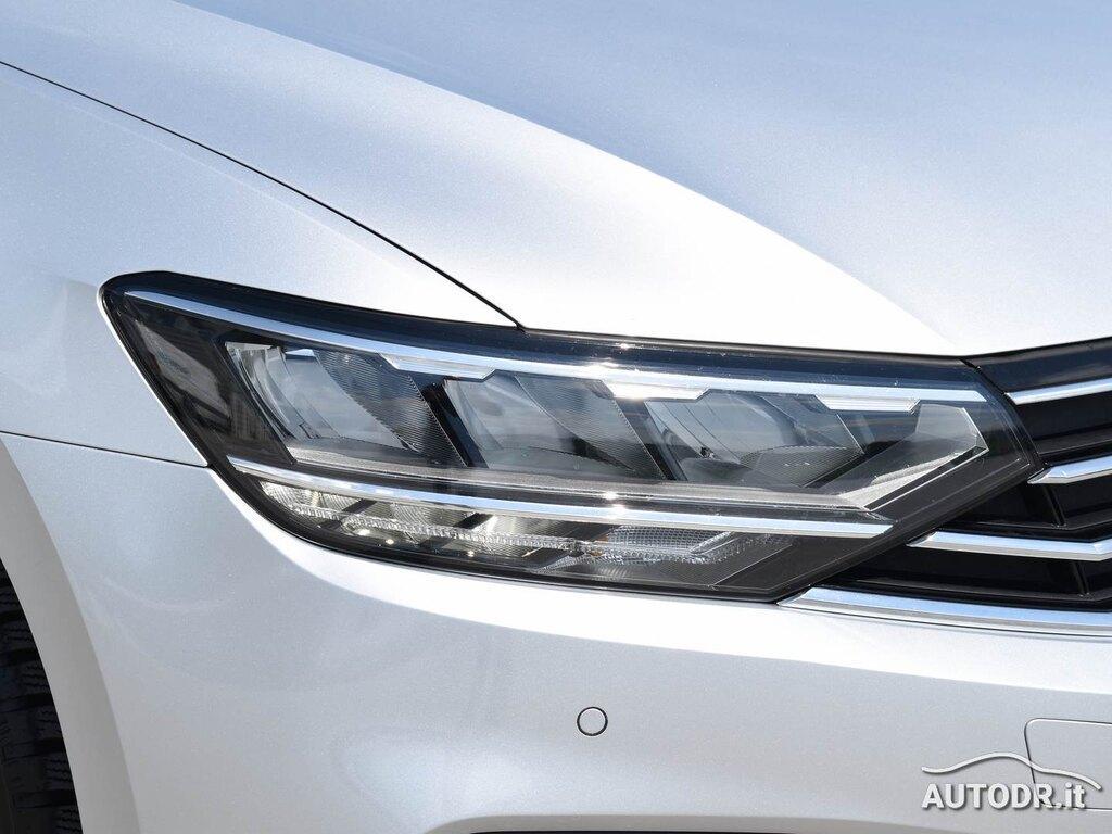 Volkswagen Passat Variant 2.0 TDI EVO Business Fari LED, Navi, Ambient Pack