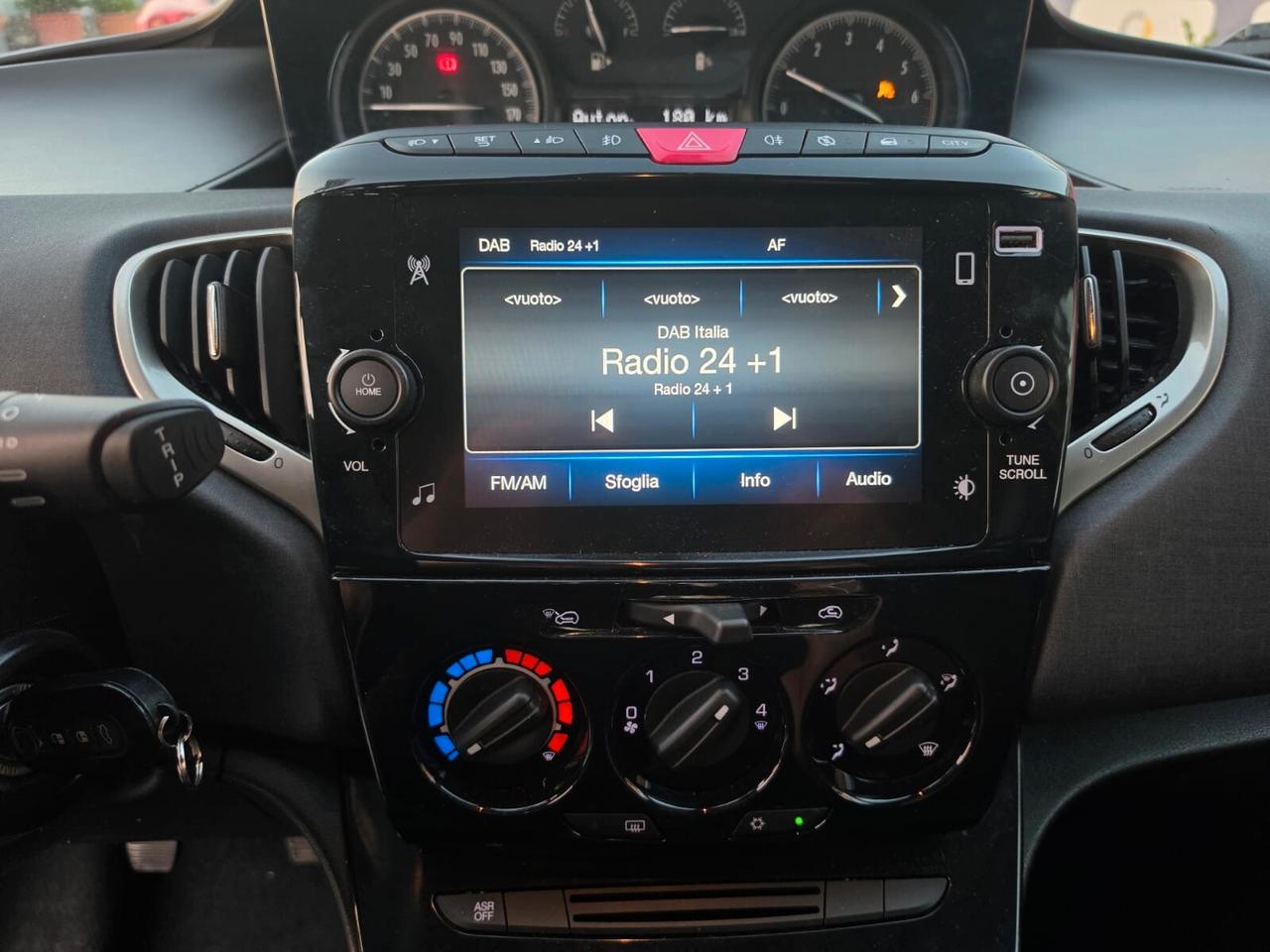 Lancia Ypsilon 1.0 FireFly 5 porte S&S Hybrid Ecochic