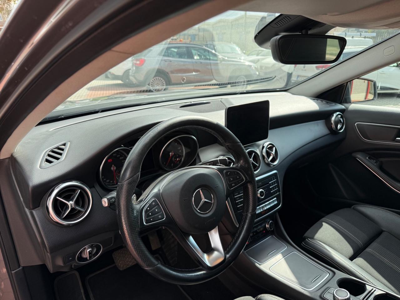 Mercedes-benz GLA 200 d Automatic Sport