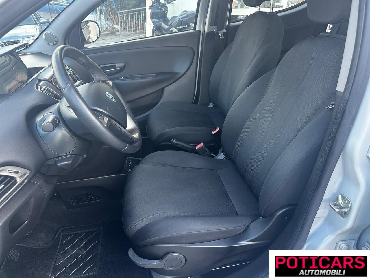 Lancia Ypsilon 1.2 69 CV 5 porte GPL Ecochic Gold