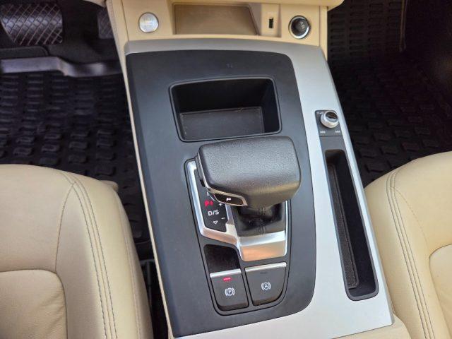 AUDI Q5 50 TFSI e quattro S tronic Business