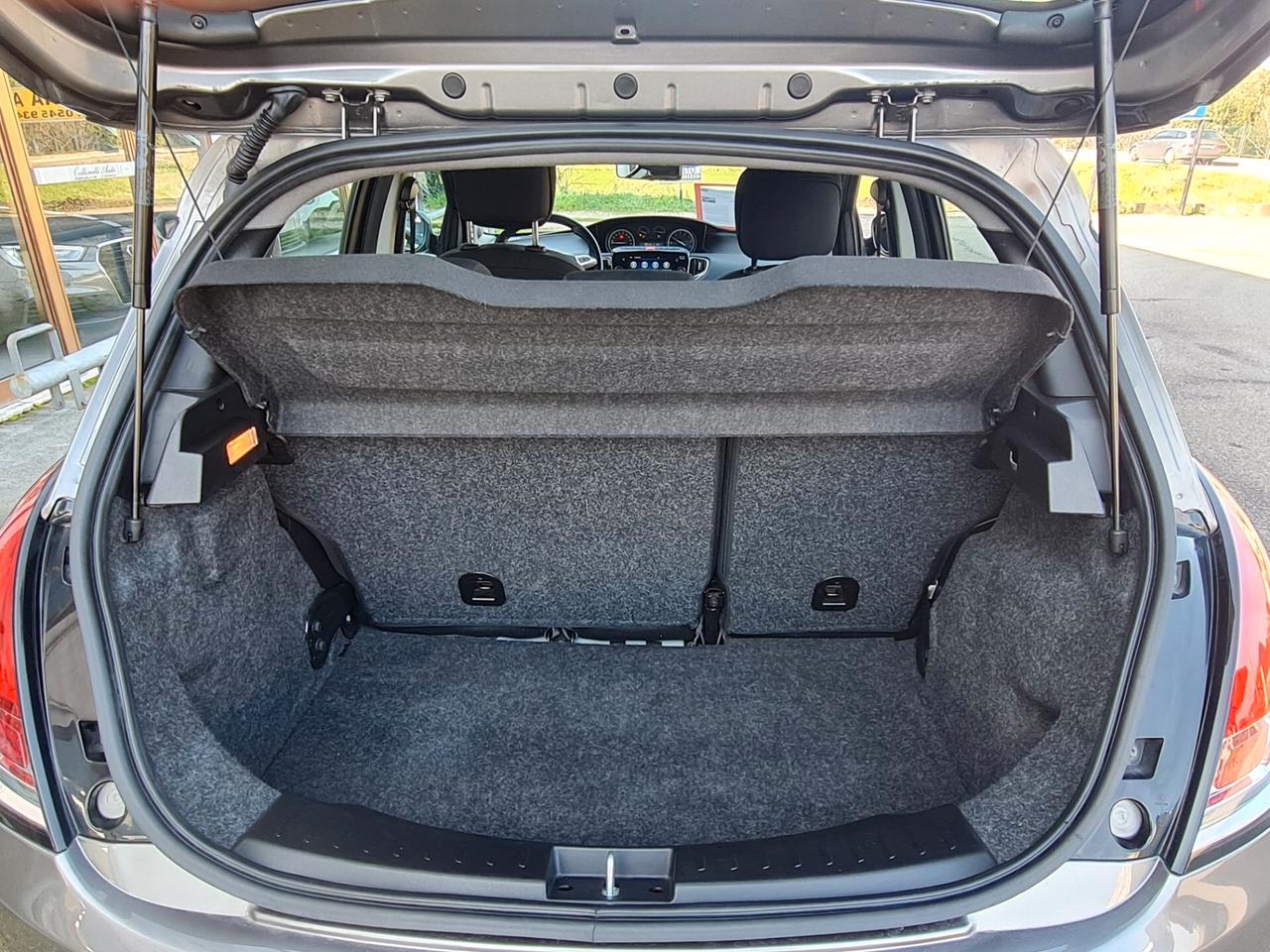 Lancia Ypsilon 1.0 FireFly 5 Posti Hybrid Ecochic Gold