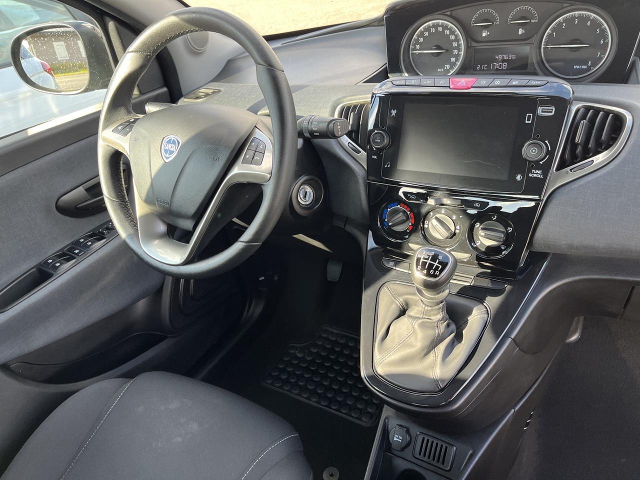 LANCIA YPSILON 1000 CC 69 CV GOLD